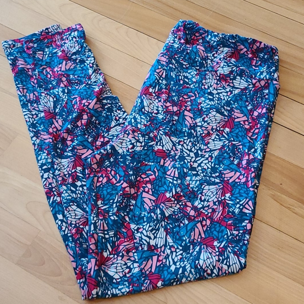 Lularoe tall and curvy pattern leggings